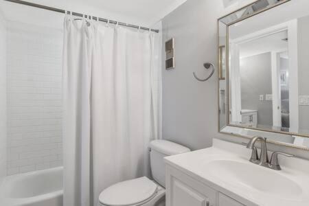 The Oyster By Brightwild-Beachfront Condo เดสติน ภายนอก รูปภาพ