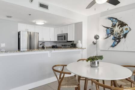 The Oyster By Brightwild-Beachfront Condo เดสติน ภายนอก รูปภาพ