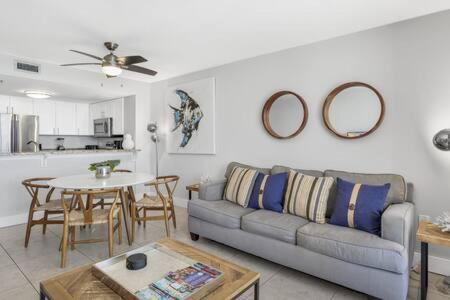 The Oyster By Brightwild-Beachfront Condo เดสติน ภายนอก รูปภาพ